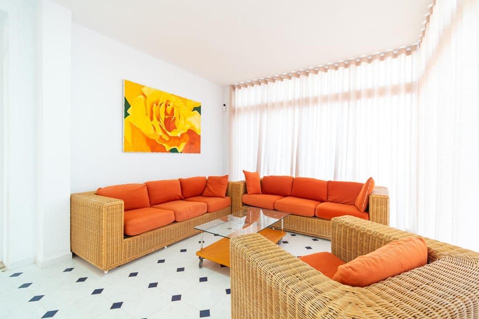 Solarium, Living room