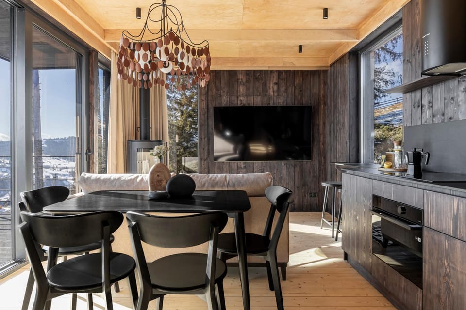 Communal lounge/ TV room, Kitchen or kitchenette, Living room, Seating area, Dining area, pet friendly
