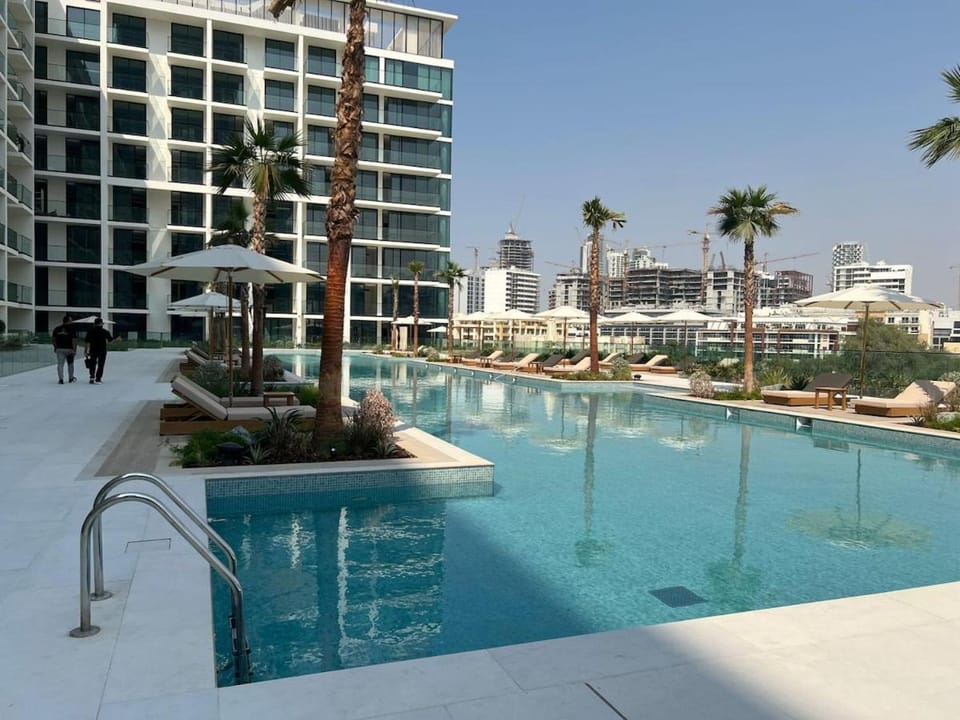 JVC Studio I Resort Pool and Gym I 5 Min Circle Mall Apartment in Dubai