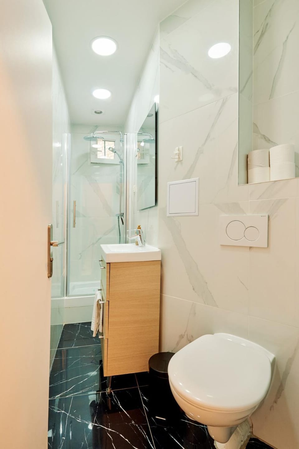 Modern flat in Levallois Apartment in Levallois-Perret