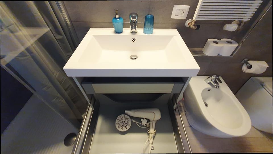 Toilet, Bathroom, bidet, hair dryier, heating