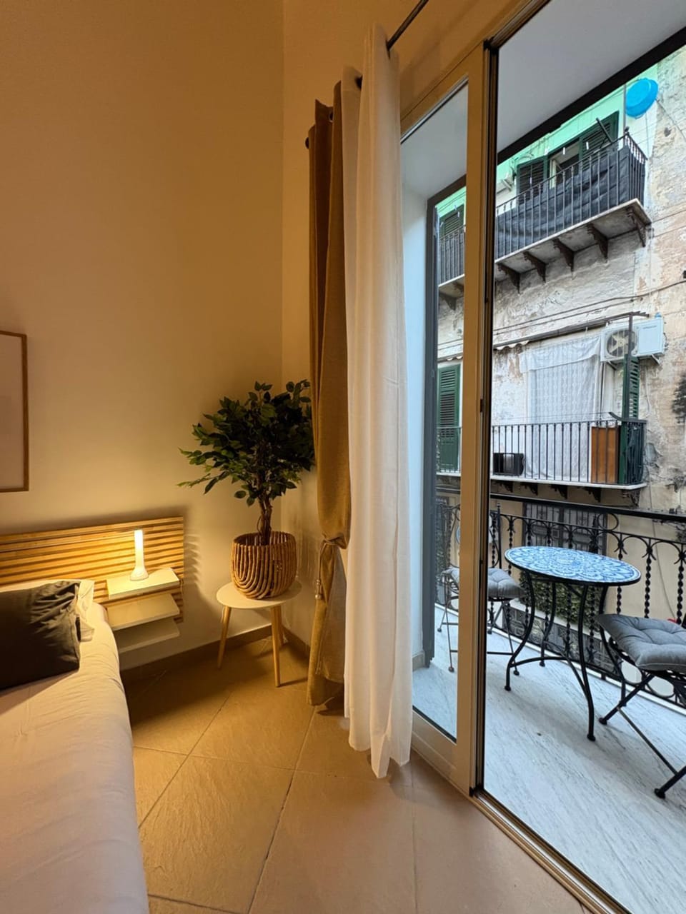 Patio, Balcony/Terrace, Photo of the whole room, Bedroom