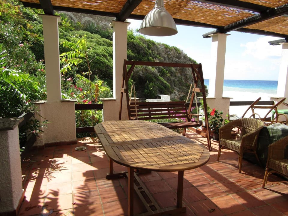 Patio, Natural landscape, Balcony/Terrace, Food and drinks, Other, Other, Beach, On site, Area and facilities, Breakfast