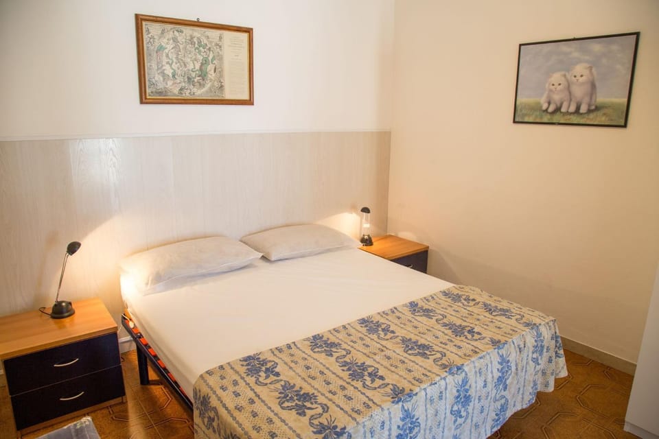 Bed, Decorative detail, Bedroom