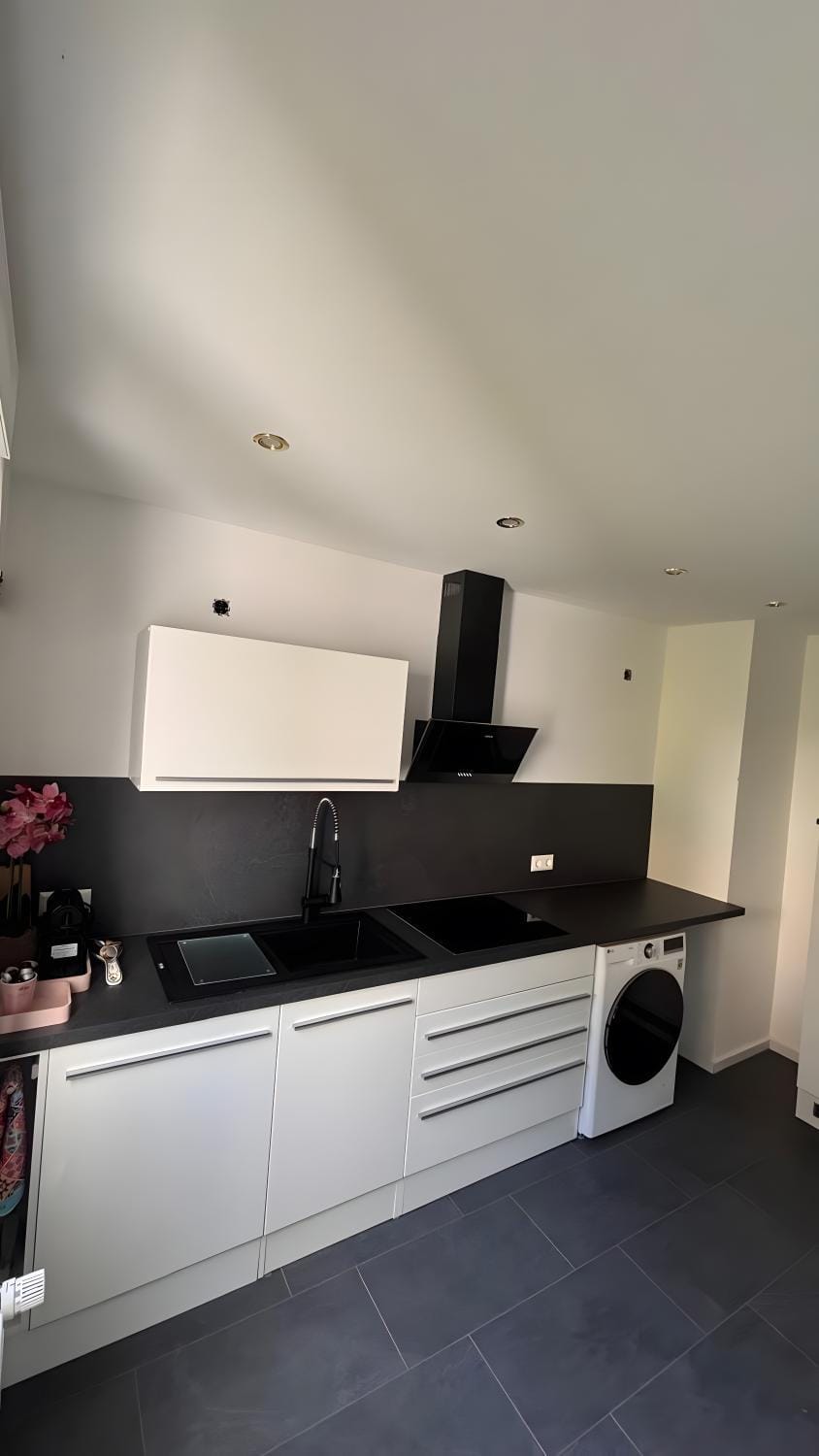 Kitchen or kitchenette, Living room