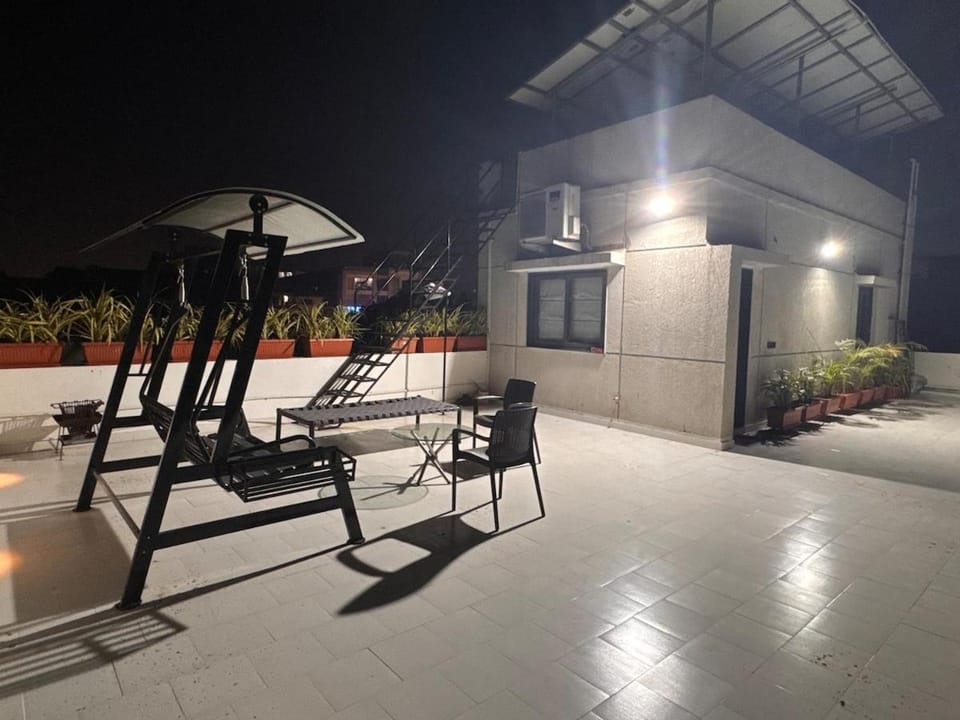 X-Large Studio Penthouse with Private Outdoor Seating Apartment in Ahmedabad