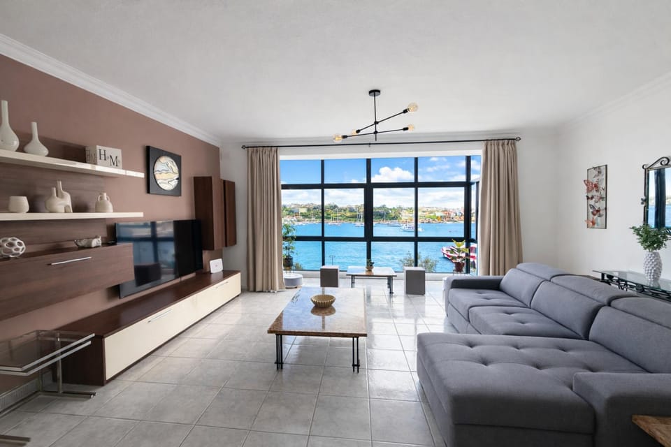 TV and multimedia, Living room, Sea view