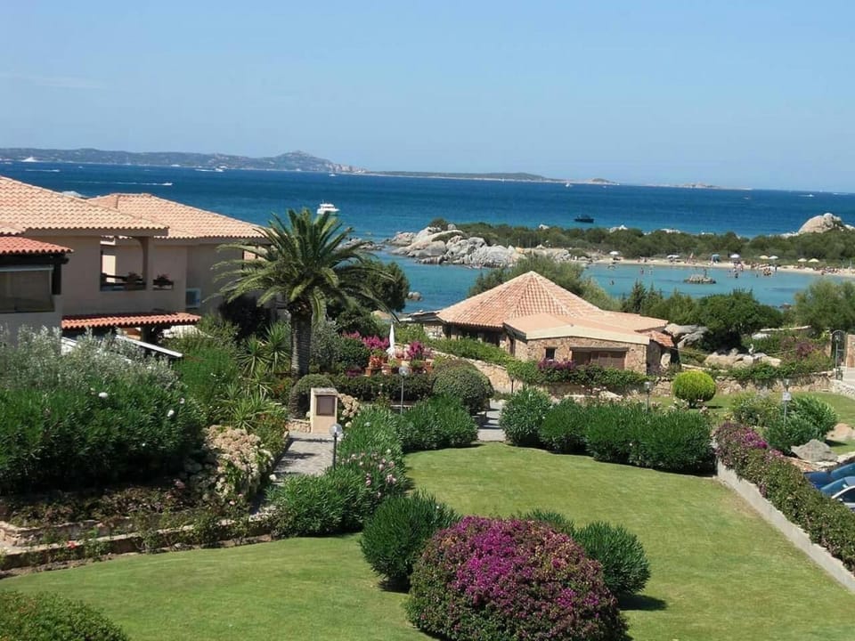 Property building, Day, Natural landscape, Garden, Garden view, Sea view
