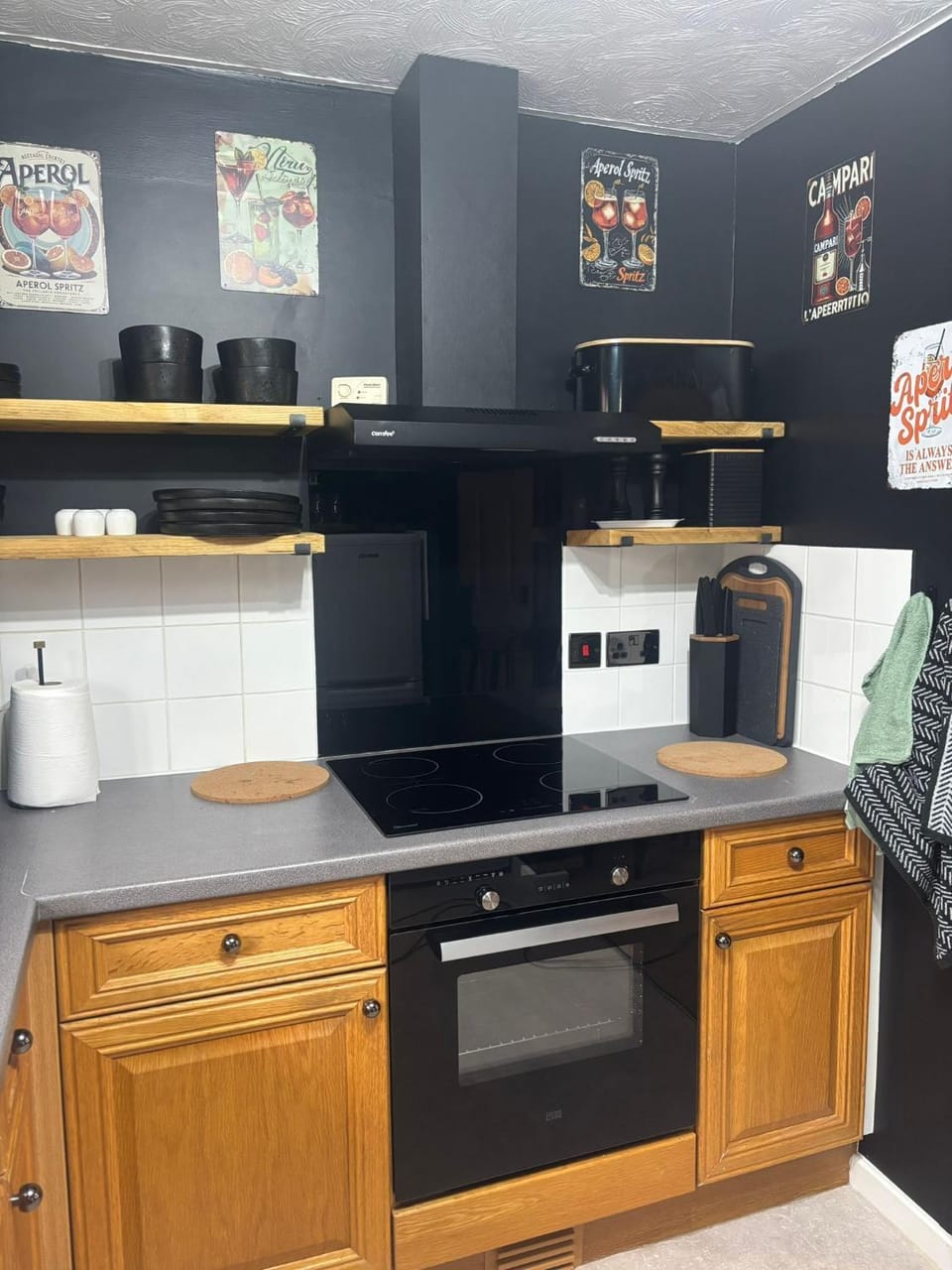 Kitchen or kitchenette, stove