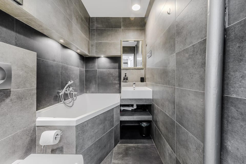 Toilet, Bathroom, Bath