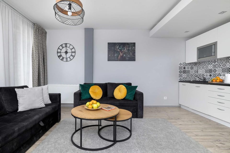Kitchen or kitchenette, Seating area