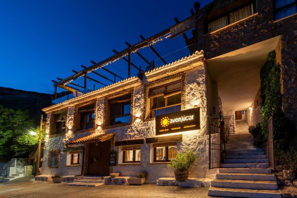 Hostal Avenjúcar Bed and Breakfast in Castile-La Mancha