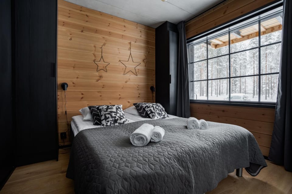 Bed, Bedroom, heating, internet, towels, wardrobe