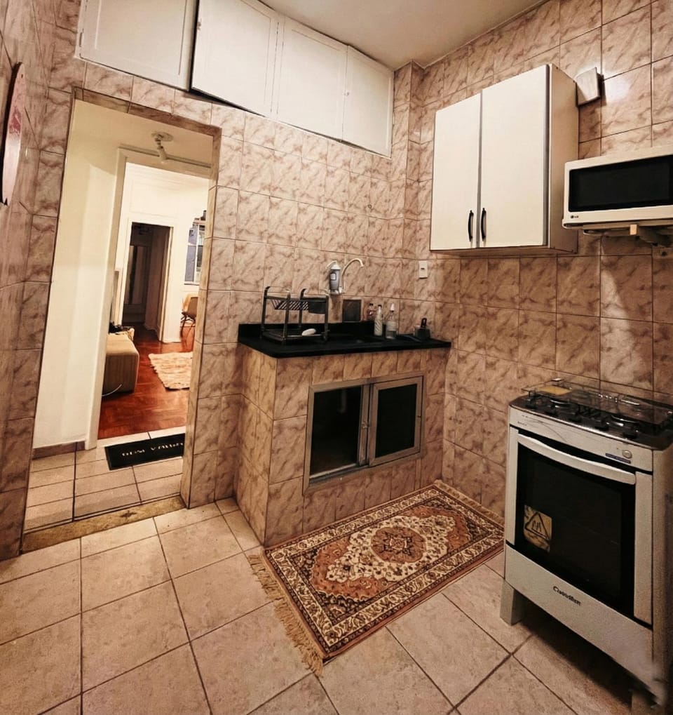 Spacious with Air, Beach and Subway Apartment in Rio de Janeiro