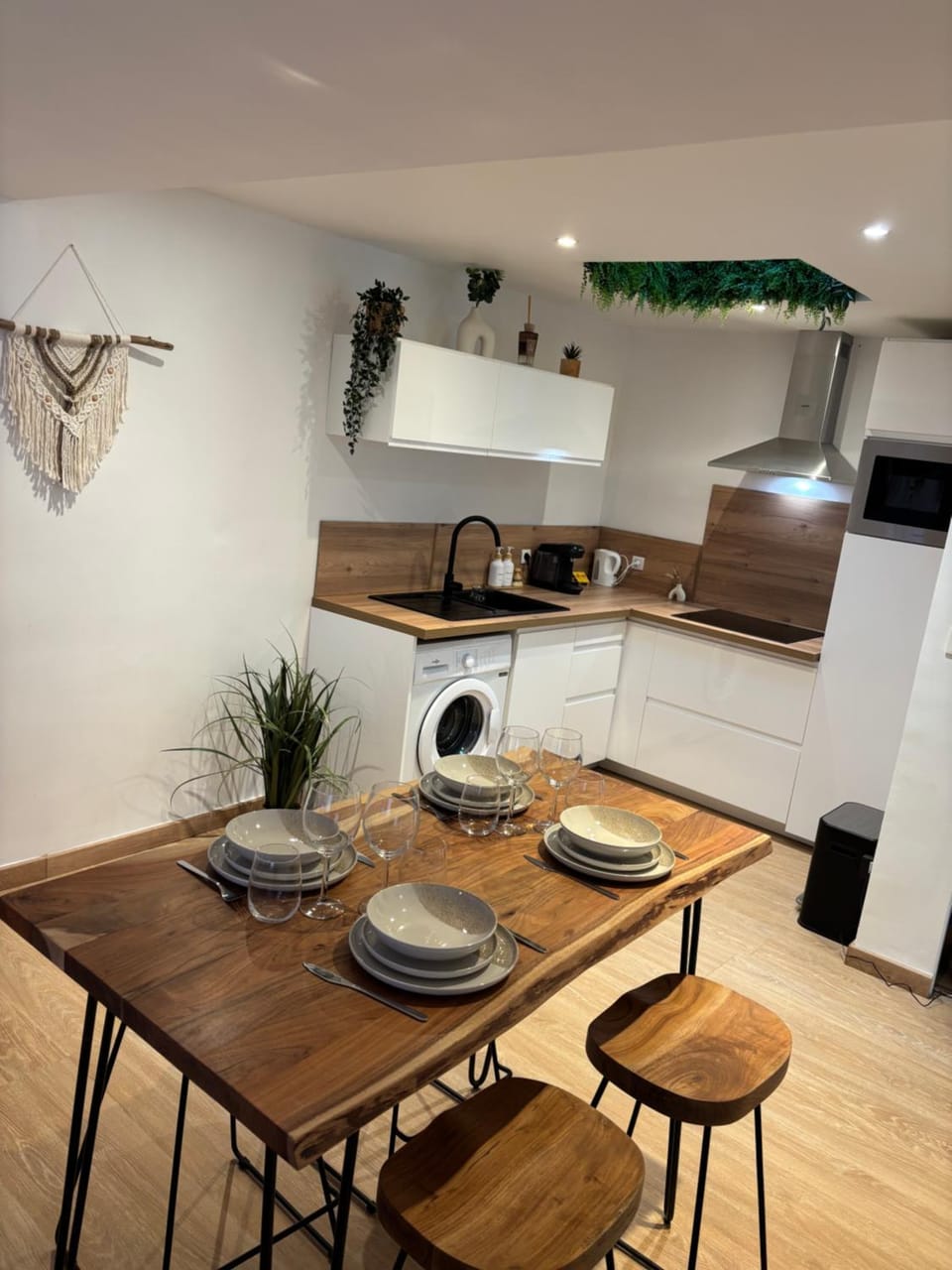 Living room, Dining area