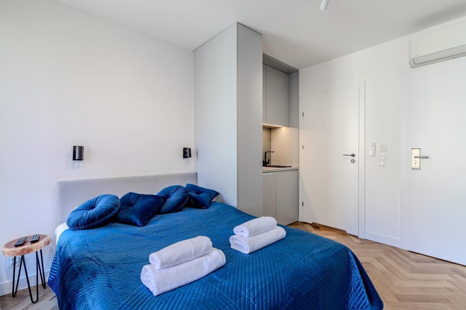 Bed, Kitchen or kitchenette, Photo of the whole room