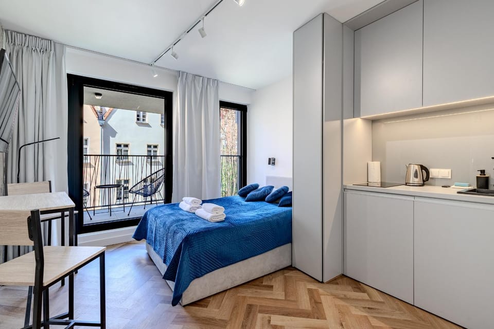 Bed, Kitchen or kitchenette, Photo of the whole room, Seating area