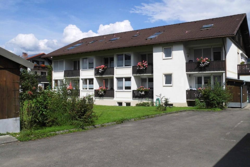 Property building, Day, Garden, Garden view