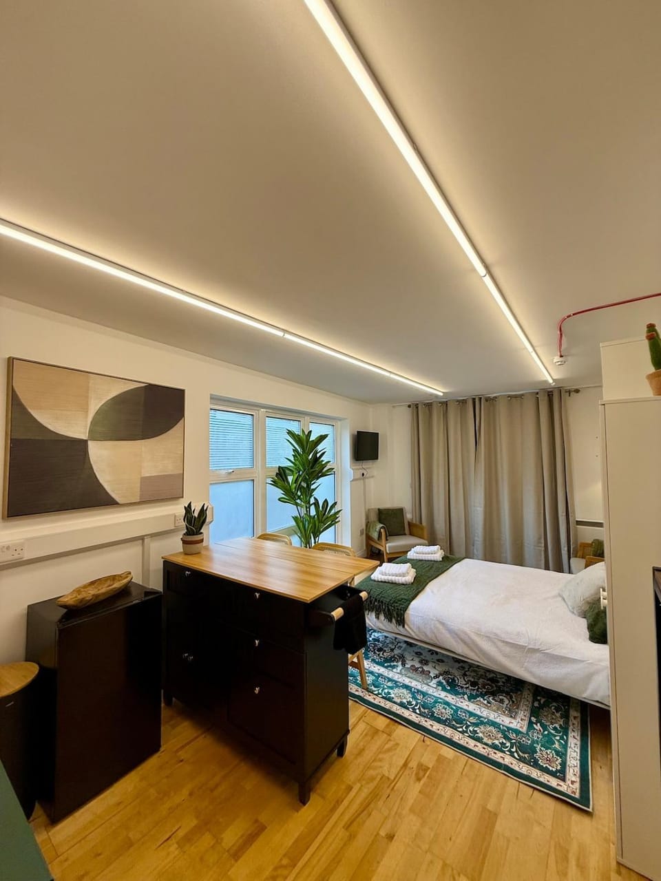 Elegant Studio with Everything You Need Apartment in Brentford