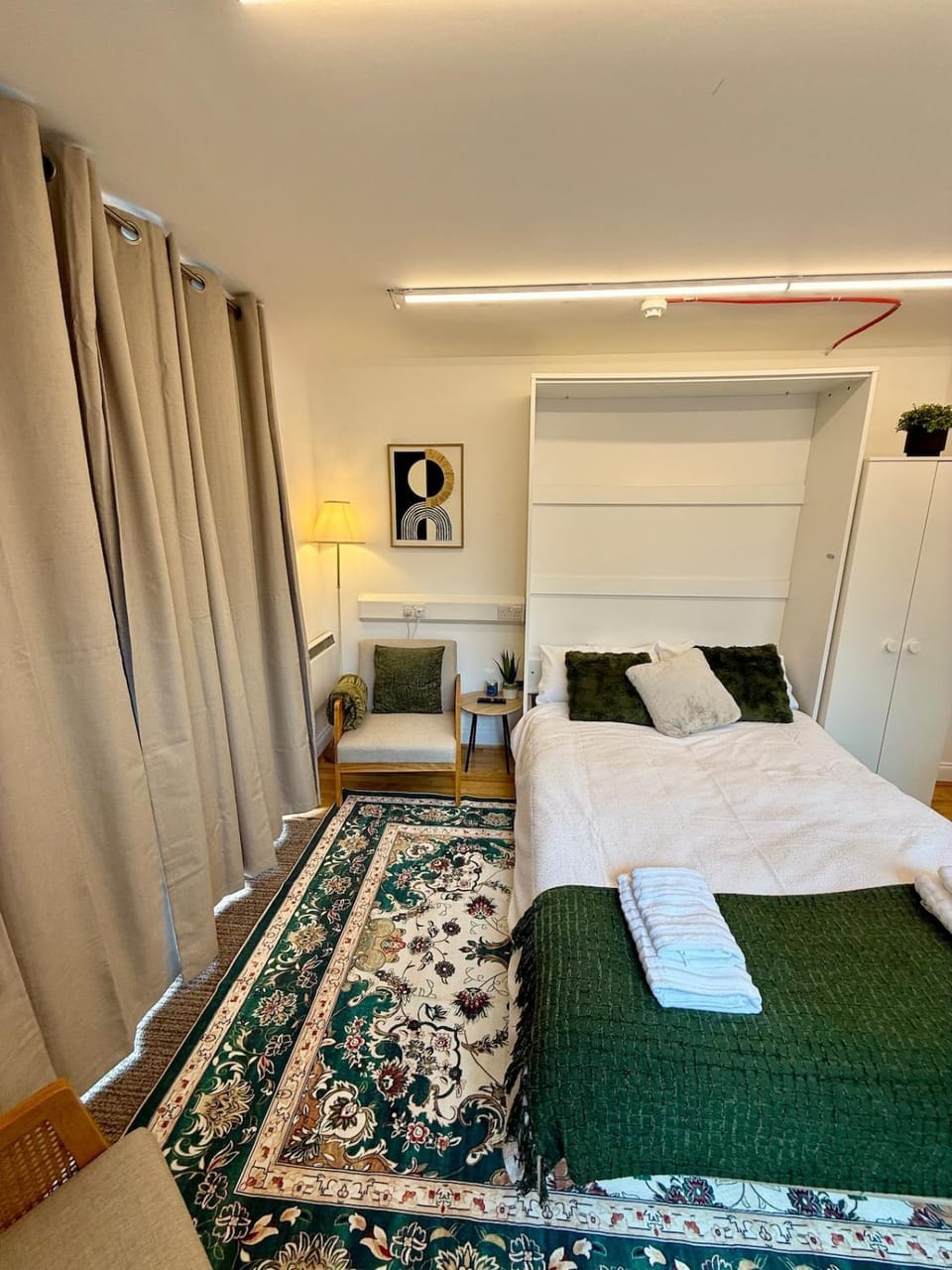 Elegant Studio with Everything You Need Apartment in Brentford