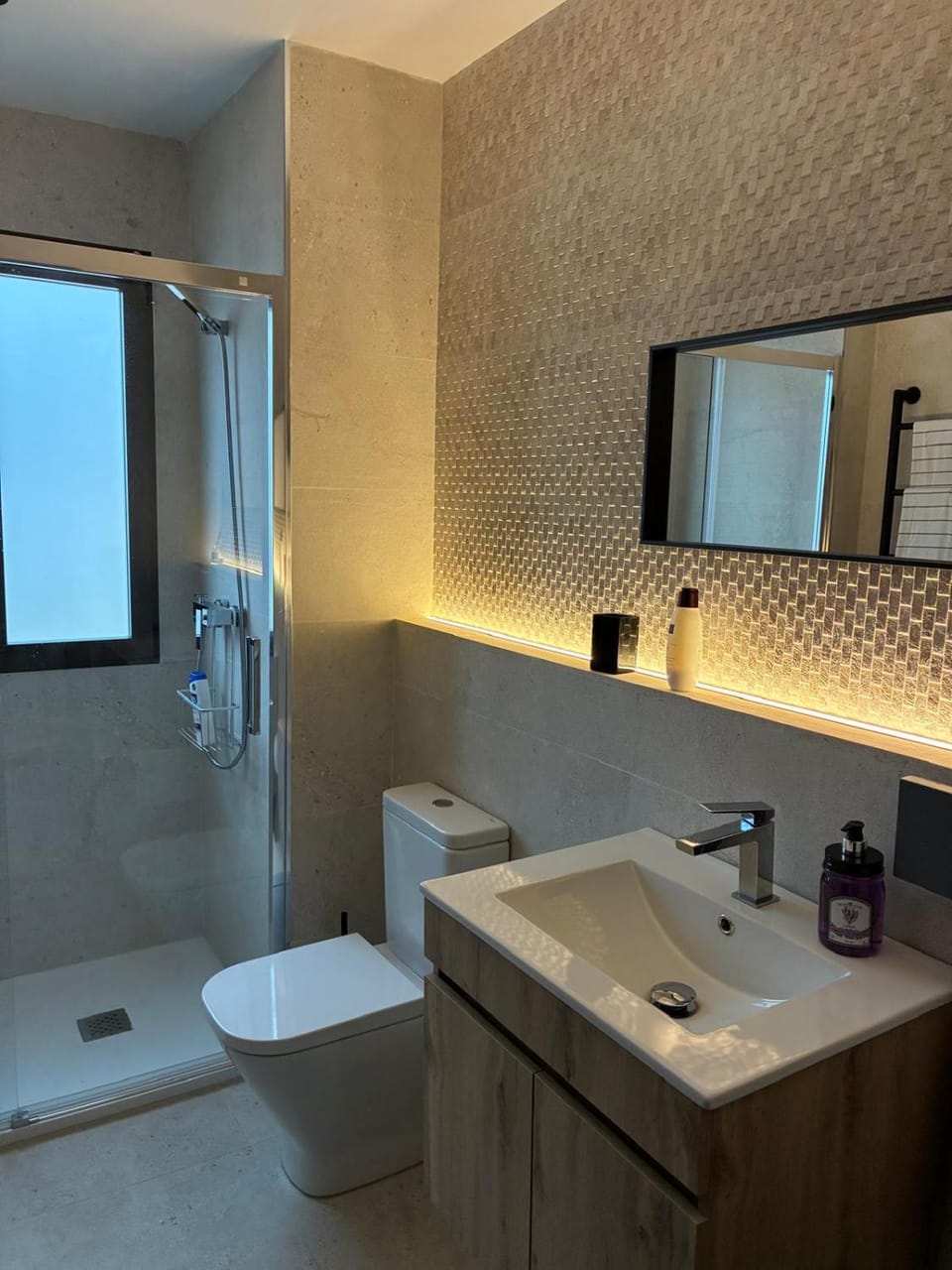 Shower, Bathroom, towels