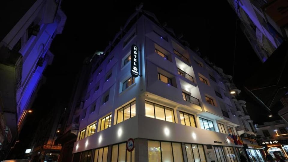 Facade/entrance