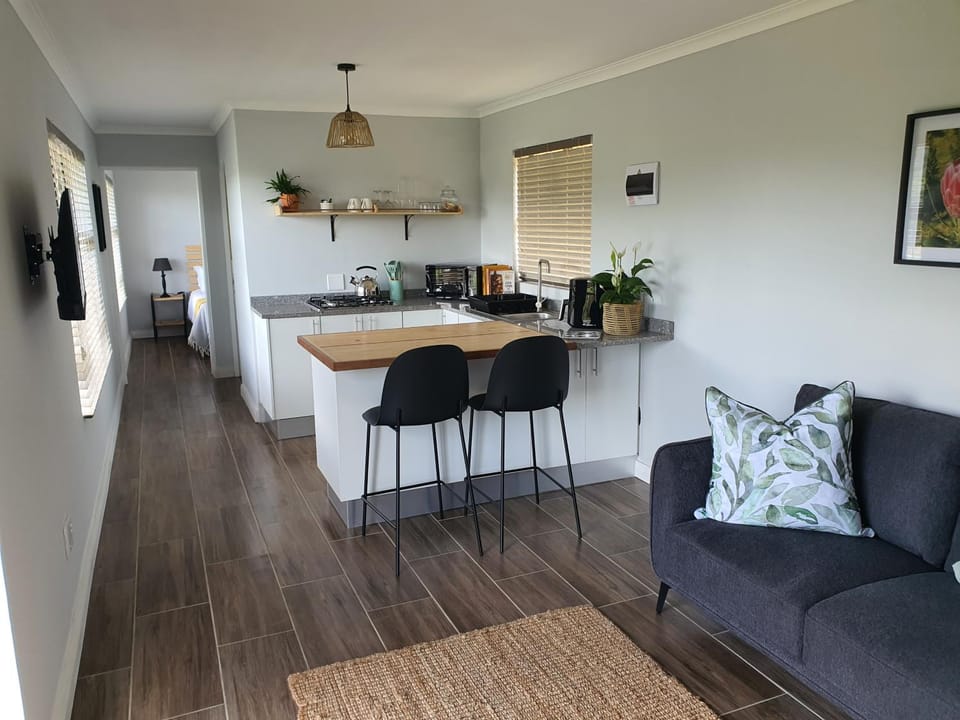 River Road Protea Farm, self-catering, Cottage 2 Apartment in KwaZulu-Natal