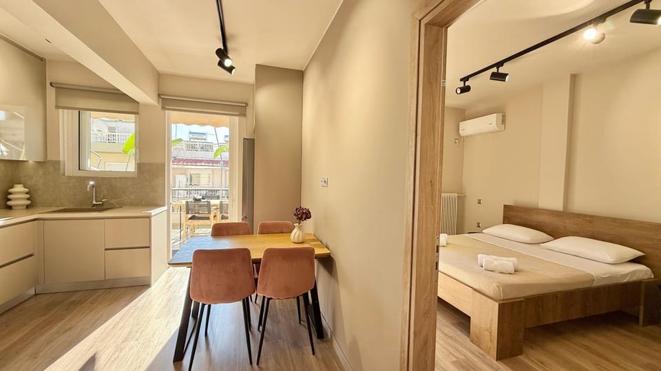 Kitchen or kitchenette, Photo of the whole room, Dining area, Bedroom