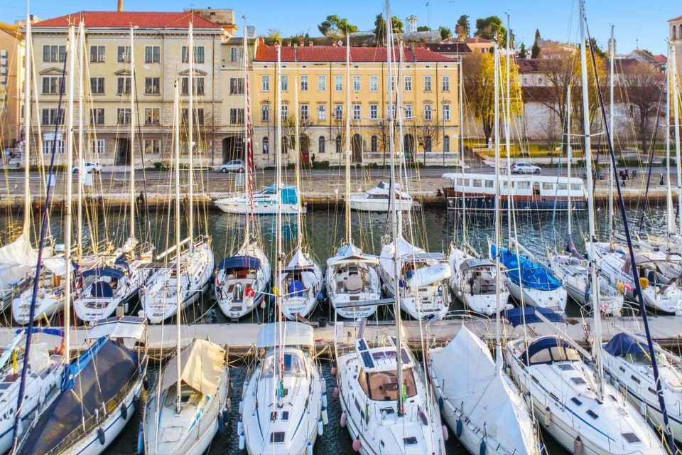 Hostel L&G in Pula , Private Rooms & Beautiful Sea View Hostel in Pula