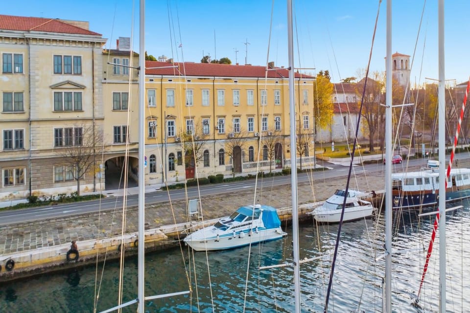 Hostel L&G in Pula , Private Rooms & Beautiful Sea View Hostel in Pula