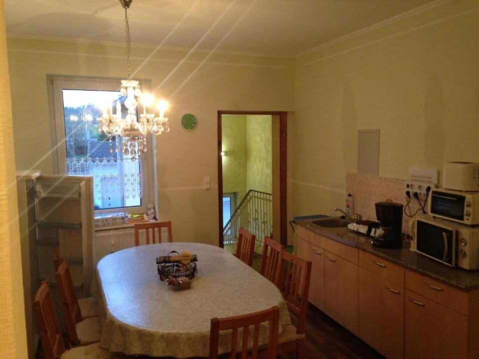 Kitchen or kitchenette, Internal: Not applicable to any particular room