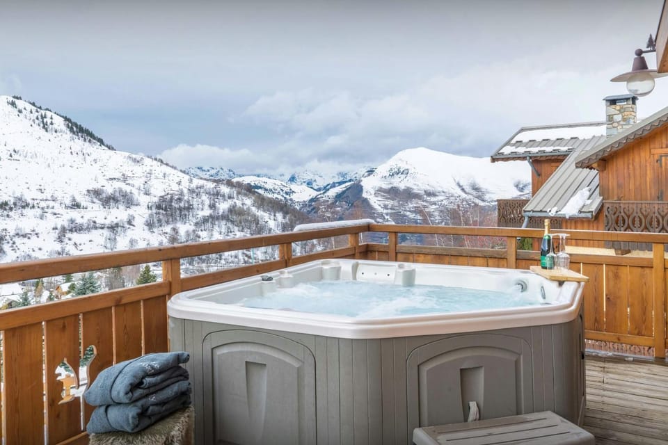 Day, Natural landscape, Winter, Hot Tub, Mountain view, Area and facilities
