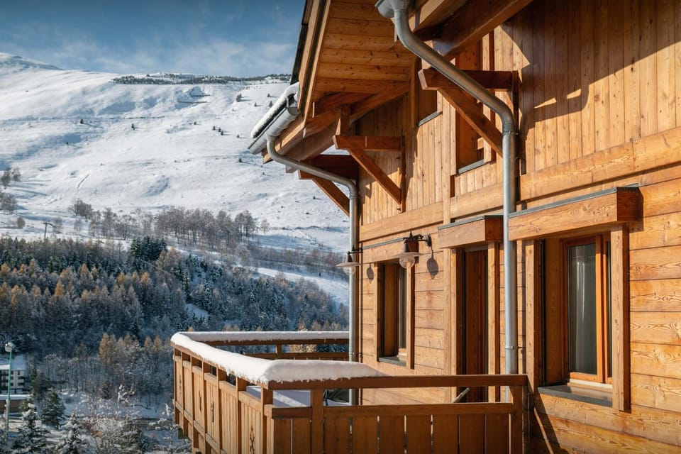 Property building, Day, Natural landscape, View (from property/room), Mountain view
