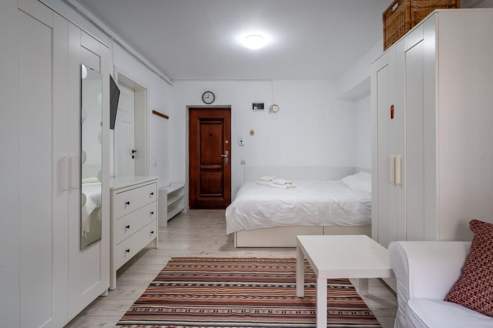 Bed, Photo of the whole room, Bedroom, wardrobe