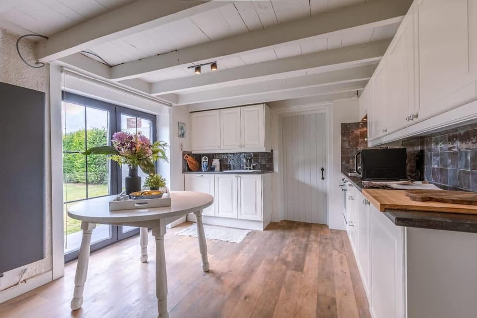 Kitchen or kitchenette, Dining area, dishwasher, oven, stove