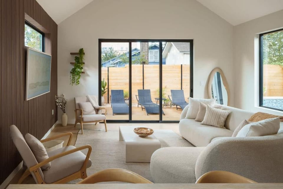 Zen Haus East Austin Spa Retreat Pool Sauna Gym House in Austin