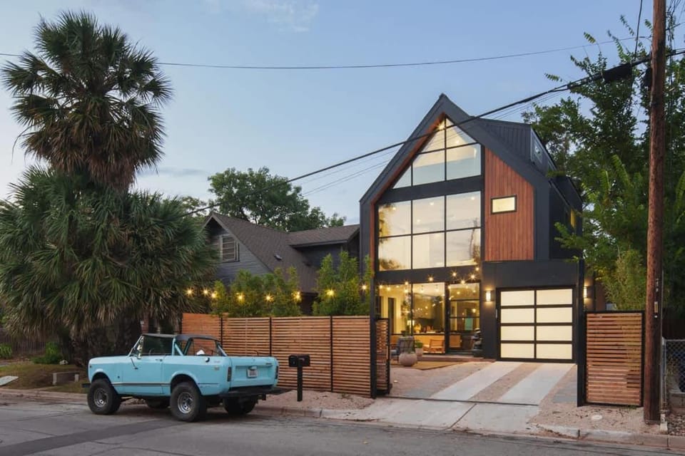Zen Haus East Austin Spa Retreat Pool Sauna Gym House in Austin