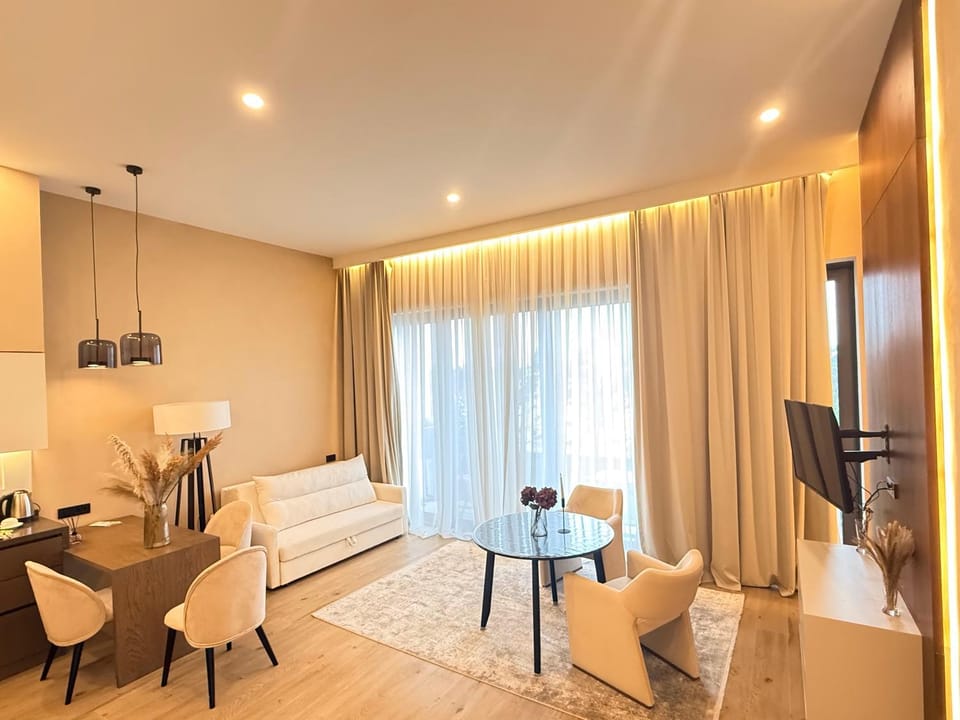 Seating area, Dining area