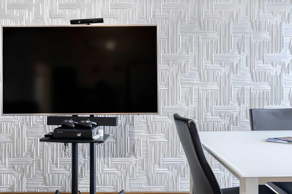 Communal lounge/ TV room, TV and multimedia