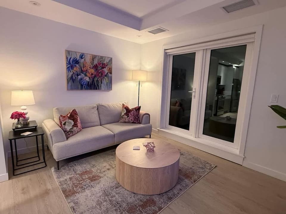 Spotless modern & bright 1 BR in North End Halifax Apartment in Dartmouth