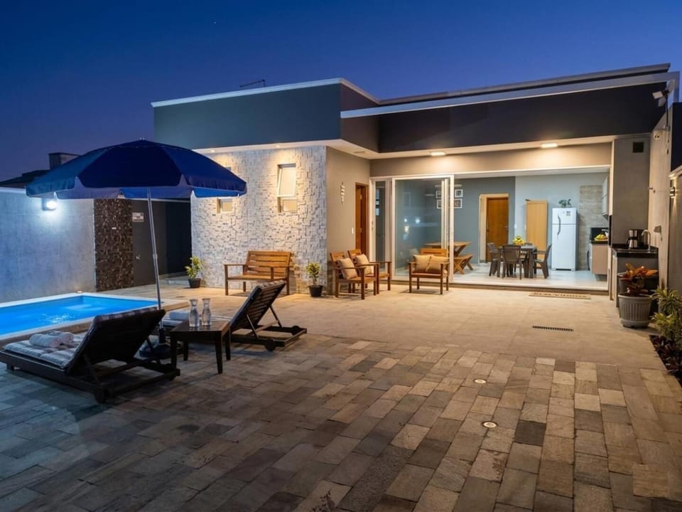 Casa NOVA com piscina privativa 500m da praia Pet Friendly House in Bertioga