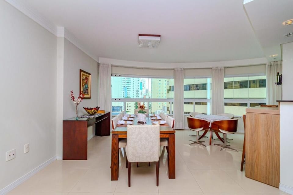 Living room, Seating area, Dining area, pet friendly