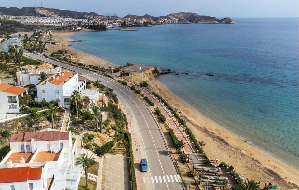 Property building, Nearby landmark, Natural landscape, Bird's eye view, Beach, Sea view, Street view