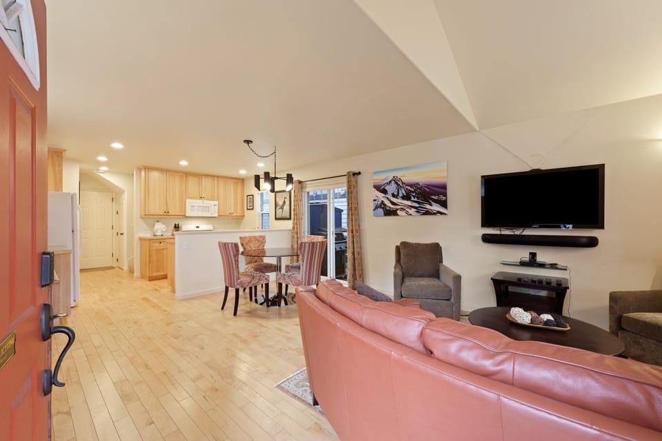 Meet Me on Milwaukee 30 Day Minimum home House in Bend