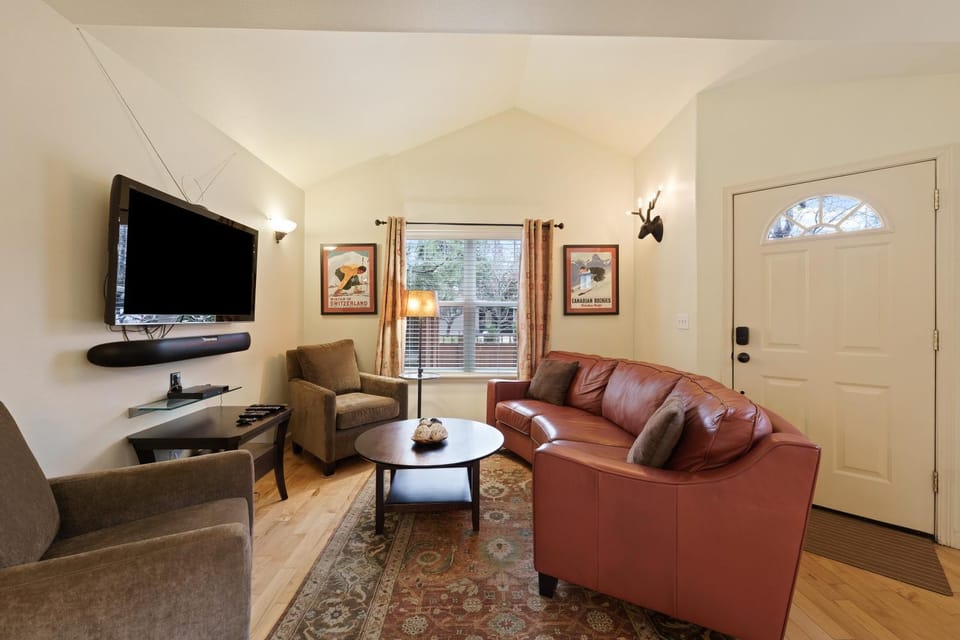 Meet Me on Milwaukee 30 Day Minimum home House in Bend