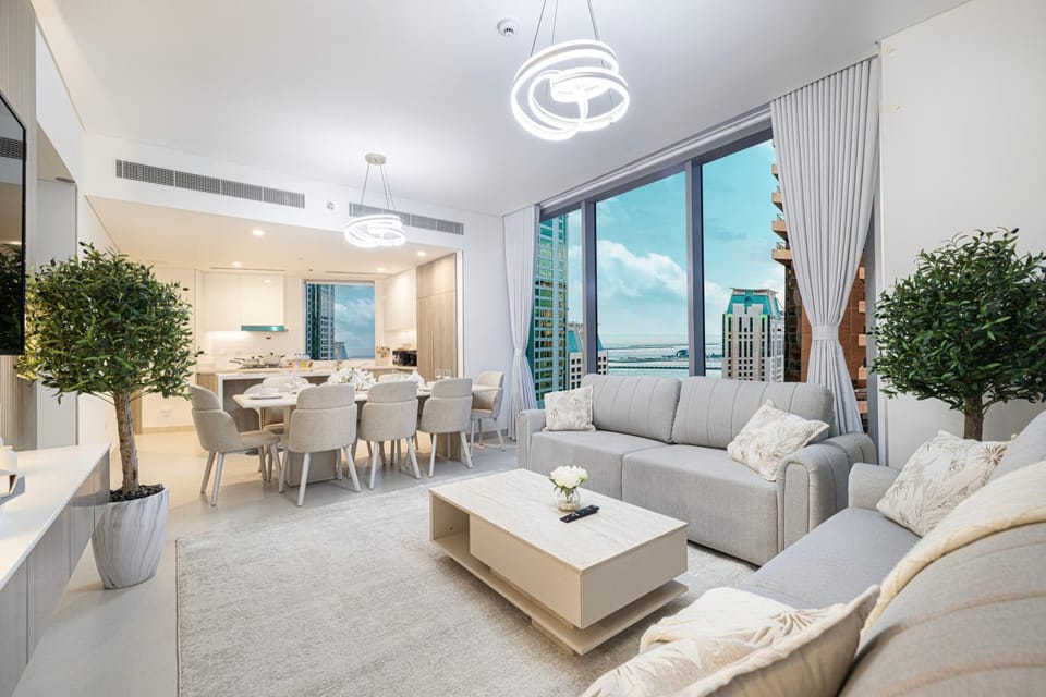 TV and multimedia, Living room, Seating area, Dining area, air conditioner