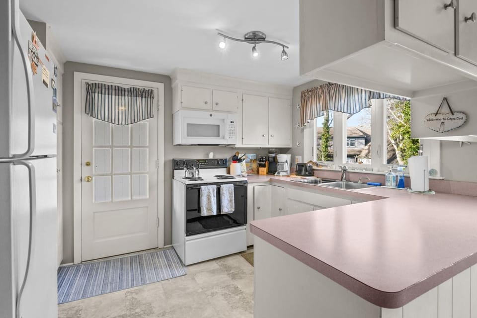 Relaxing Cape Escape Near Beaches and Local Eats House in Harwich