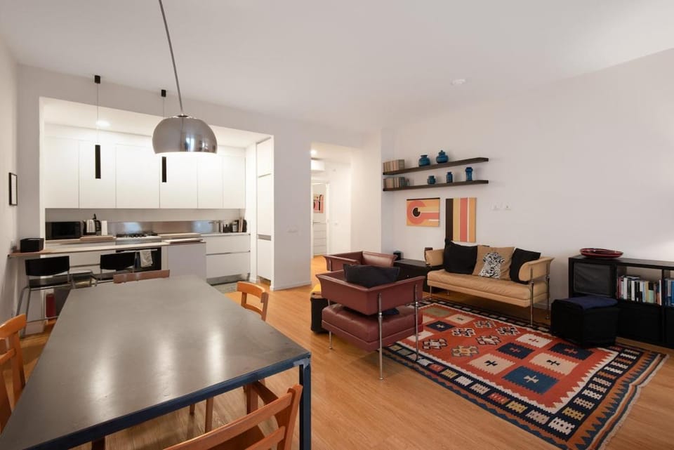 Bright large apartment in Milan Apartment in Milan