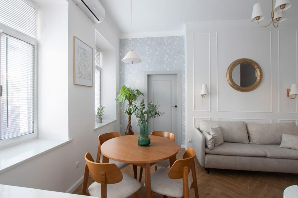 Living room, Seating area, Dining area
