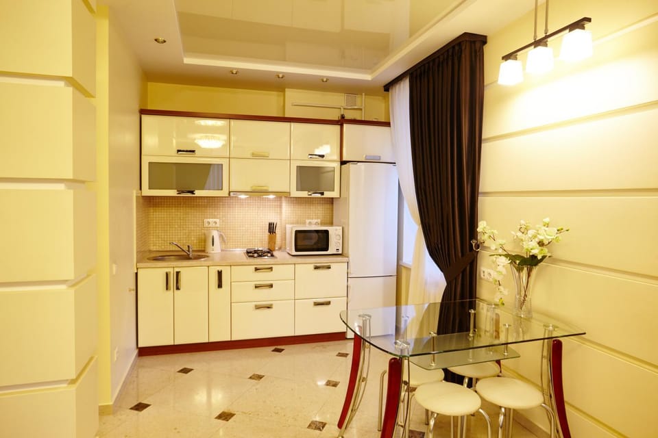 Coffee/tea facilities, Kitchen or kitchenette, Decorative detail, Dining area